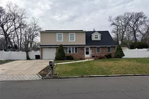 178 Geery Ave, Holbrook, NY 11741 - Photo 2