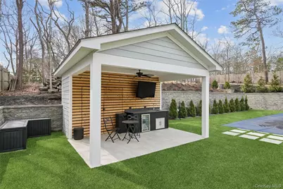 6 W Landing Road, Hampton Bays, NY 11946 - Photo 10