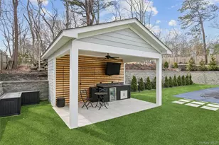 6 W Landing Rd, Hampton Bays, NY 11946 - Photo 10