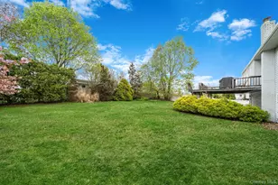 6 Oatley Pl, Commack, NY 11725 - Photo 4