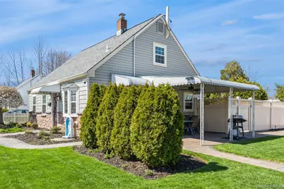 29 Spool Lane, Levittown, NY 11756 - Photo 2