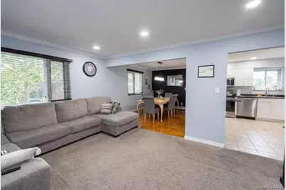 26 Inwood Road, Port Washington, NY 11050 - Photo 2
