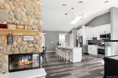 23 Southfield Road, Middle Island, NY 11953 - Photo 4