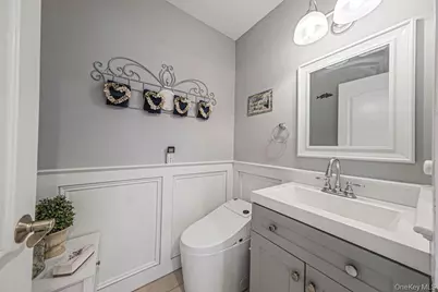 71 Mc Cue, Babylon, NY 11702 - Photo 22