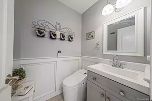 71 Mc Cue, Babylon, NY 11702 - Photo 22