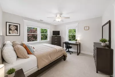 71 Mc Cue, Babylon, NY 11702 - Photo 32