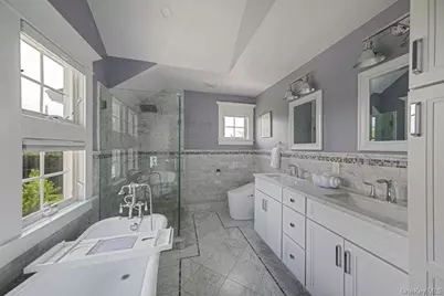 71 Mc Cue, Babylon, NY 11702 - Photo 28