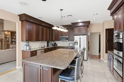 23 Mary Court, Melville, NY 11747 - Photo 6