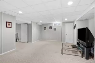 23 Mary Ct, Melville, NY 11747 - Photo 32