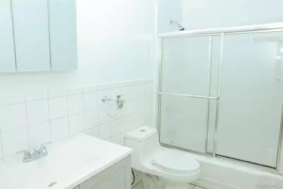 13 Regina Place, Yonkers, NY 10703 - Photo 10