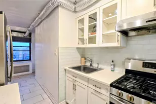 137-05 Franklin Ave, Flushing, NY 11355 - Photo 14