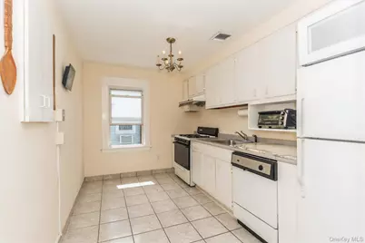 108 Hempstead Avenue, Lynbrook, NY 11563 - Photo 16