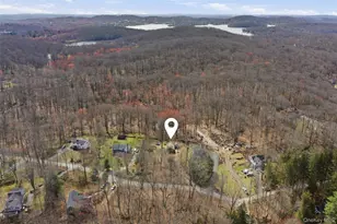 35 Highland Rd, Mahopac, NY 10541 - Photo 2