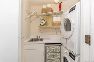 111 Cherry Valley Ave, Garden City, NY 11530 - Photo 10