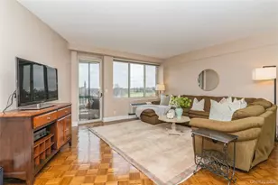 111 Cherry Valley Ave, Garden City, NY 11530 - Photo 2