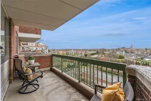 111 Cherry Valley Ave, Garden City, NY 11530 - Photo 16