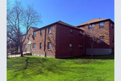 246-15 57 Dr #Upper, Douglaston, NY 11362 - Photo 2