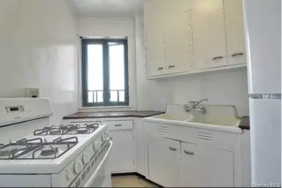 1594 Unionport Road #9D, Bronx, NY 10462 - Photo 1