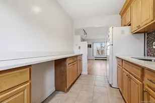 221 Middle Neck, Great Neck, NY 11021 - Photo 12