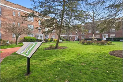 221 Middle Neck #F6, Great Neck, NY 11021 - Photo 1