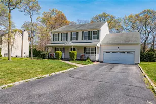 108 Maple Wood Ln, Riverhead, NY 11901 - Photo 4