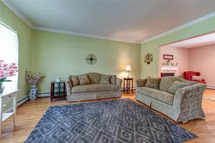 108 Maple Wood Ln, Riverhead, NY 11901 - Photo 16