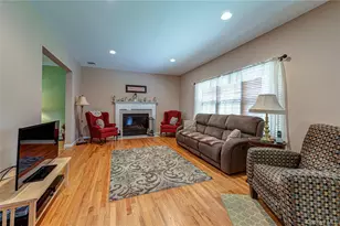 108 Maple Wood Ln, Riverhead, NY 11901 - Photo 20