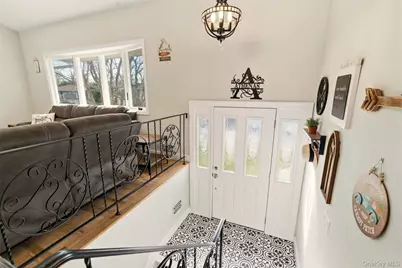 147 Jackson Avenue S, Saint James, NY 11780 - Photo 2