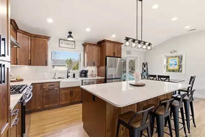 147 Jackson Avenue S, Saint James, NY 11780 - Photo 8