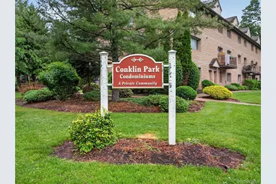 8 Klint Court, Nanuet, NY 10954 - Photo 2