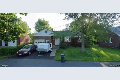 17 Bosher Drive, Colonie, NY 12205 - Photo 2