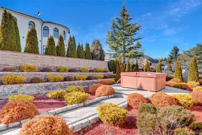 120 Majestic Drive, Dix Hills, NY 11746 - Photo 40