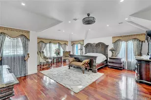 120 Majestic Dr, Dix Hills, NY 11746 - Photo 20