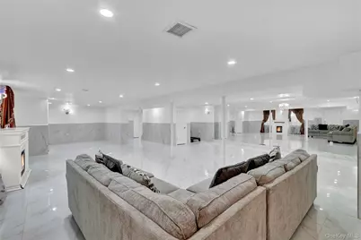 120 Majestic Drive, Dix Hills, NY 11746 - Photo 36