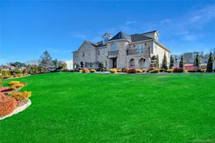 120 Majestic Dr, Dix Hills, NY 11746 - Photo 2