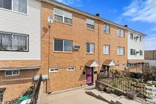 129-15 Sidway Pl, Jamaica, NY 11434 - Photo 2