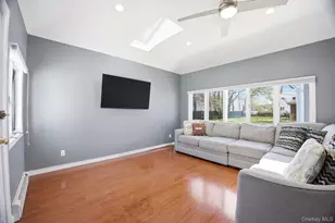 157 Rose Ln, New Hyde Park, NY 11040 - Photo 10