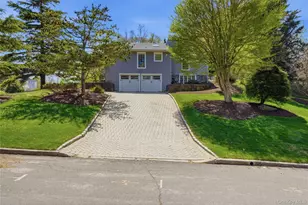 15 Frost Valley Rd, Mount Sinai, NY 11766 - Photo 2