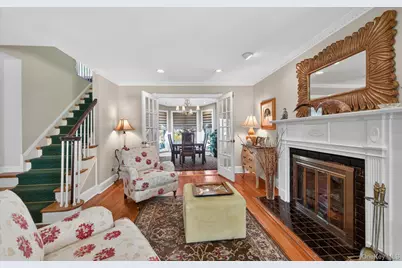 7 Grace Court N, Great Neck, NY 11021 - Photo 8