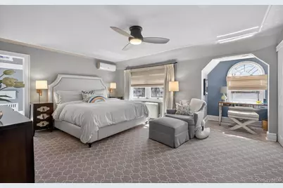 7 Grace Court N, Great Neck, NY 11021 - Photo 24