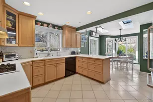 7 Grace Ct N, Great Neck, NY 11021 - Photo 16