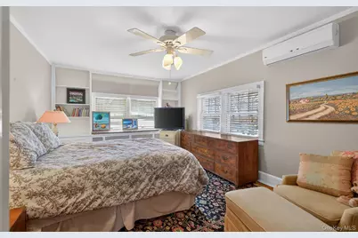 7 Grace Court N, Great Neck, NY 11021 - Photo 28