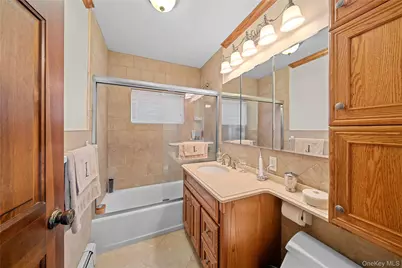 41 Winter Lane, Hicksville, NY 11801 - Photo 10