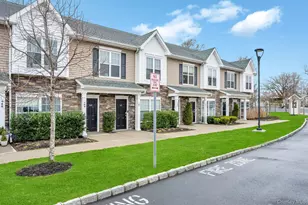 147 Ashley Ct, Central Islip, NY 11722 - Photo 2