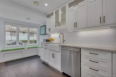 42 Tanglewylde Avenue, Bronxville, NY 10708 - Photo 16