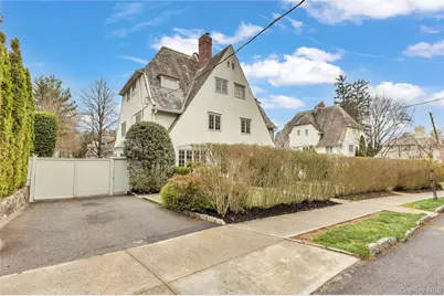 42 Tanglewylde Avenue, Bronxville, NY 10708 - Photo 2