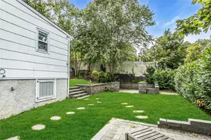 46 Irving Pl, Oyster Bay, NY 11771 - Photo 18