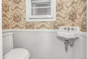 46 Irving Pl, Oyster Bay, NY 11771 - Photo 12