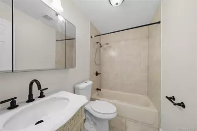 410 Jericho Turnpike #3A, New Hyde Park, NY 11040 - Photo 6