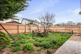 85-43 211th St, Hollis, NY 11427 - Photo 26